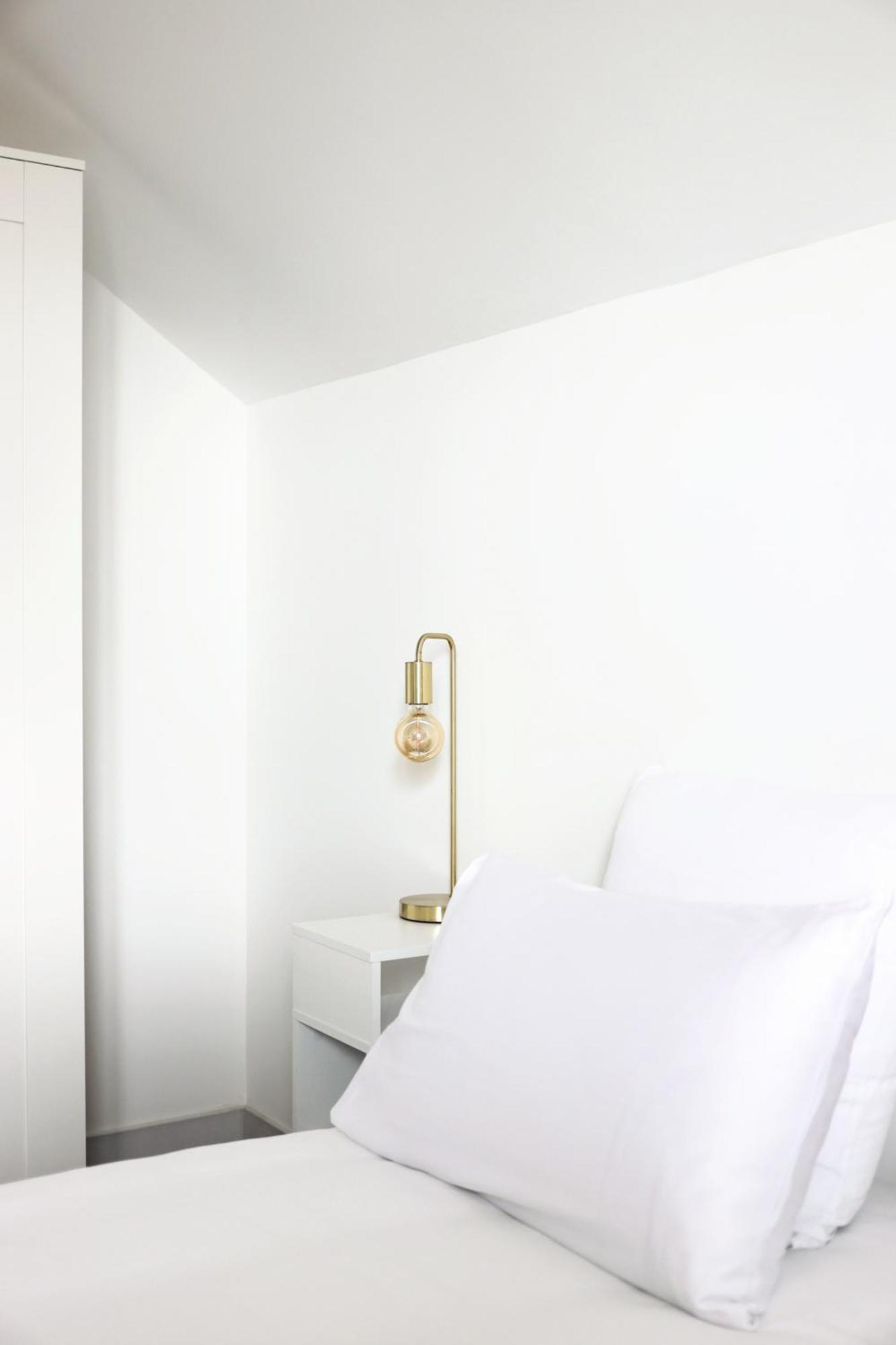 L'Equinoxe - Parking Prive - Zapart'Hotels Malesherbes Exteriör bild