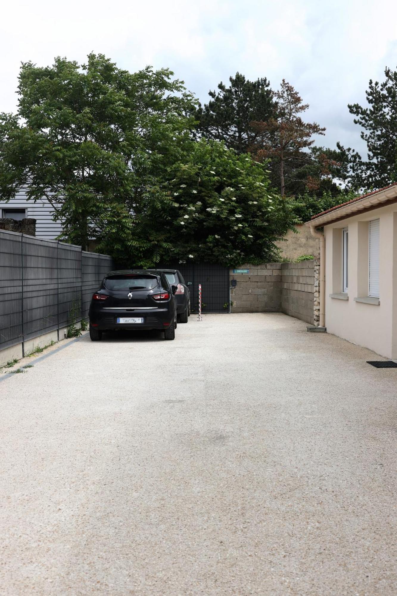 L'Equinoxe - Parking Prive - Zapart'Hotels Malesherbes Exteriör bild